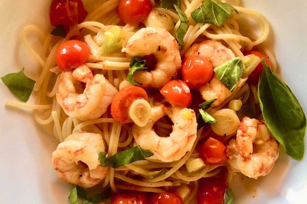 Spaghetti mit Gambas und Cherry-Tomaten – DU BIST • WAS DU ISST
