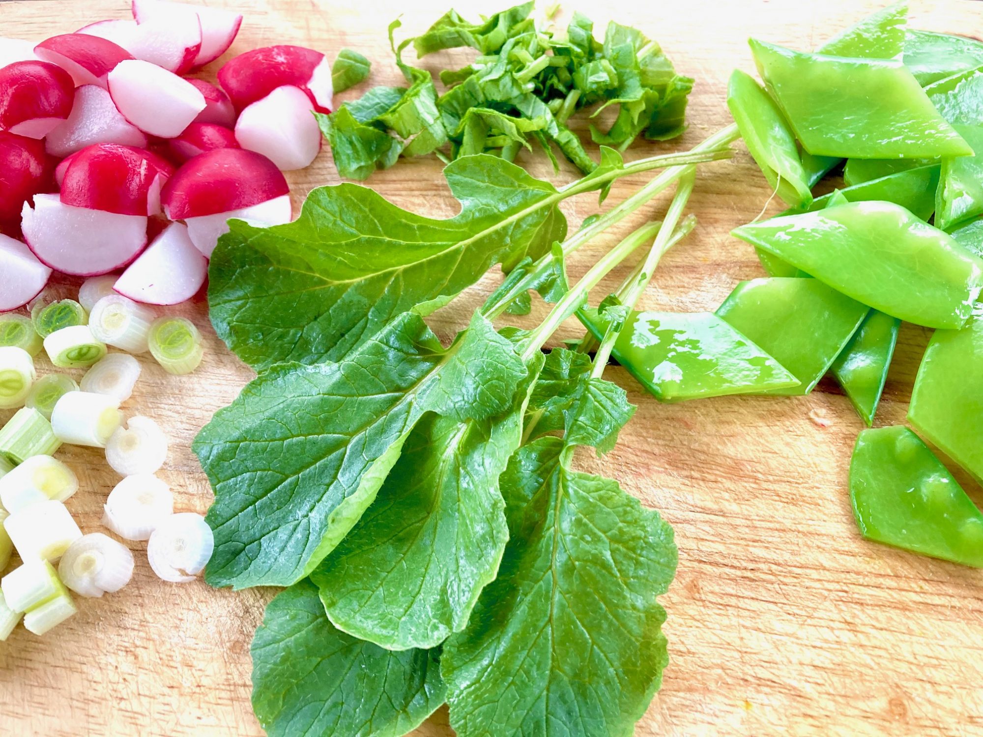 Kartoffelsalat mit Radieschen und Zuckerschoten – DU BIST • WAS DU ISST